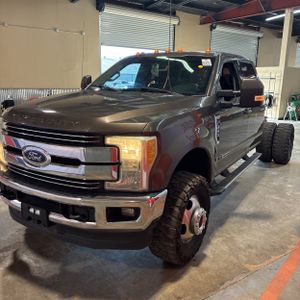 FORD F-350 SUPER DUTY LARIAT - 1