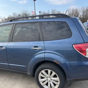 SUBARU FORESTER X PREMIUM - 6