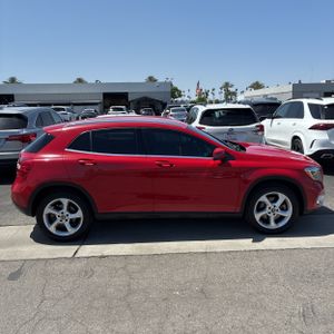 MERCEDES-BENZ GLA - 9