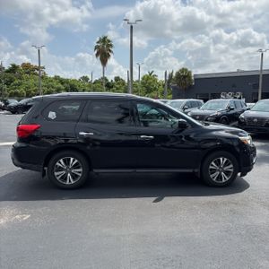صورة 10 لـ 2017 Nissan PATHFINDER SV