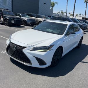 LEXUS ES 300H F SPORT HANDLING - 1