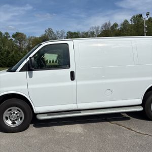 CHEVROLET EXPRESS 2500 - 4