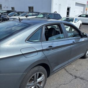 VOLKSWAGEN JETTA SE - 9