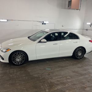 2022 Mercedes-BENZ C-CLASS photo 3