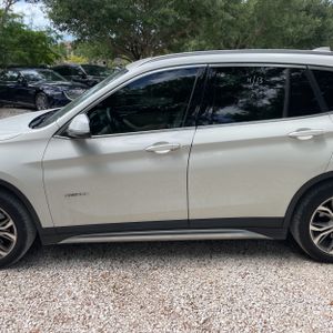 BMW X1 XDRIVE28I - 4