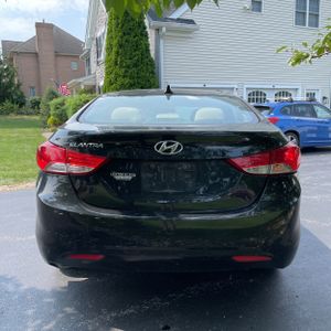 2013 Hyundai ELANTRA GLS photo 7