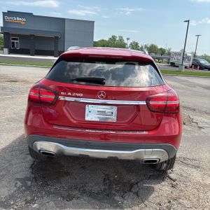 MERCEDES-BENZ GLA - 7