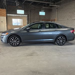 VOLKSWAGEN JETTA SE - 3