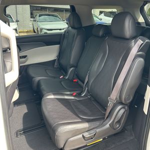 صورة مصغرة 33 لـ 2023 KIA CARNIVAL LX