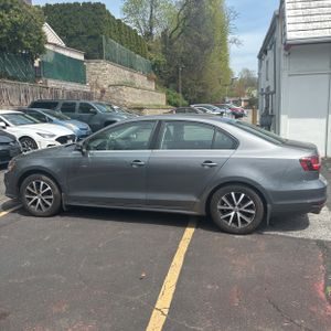 VOLKSWAGEN JETTA 1.4T SE - 3
