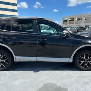 2018 Toyota RAV4 SE — фото 11