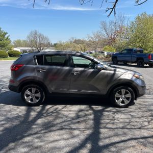 KIA SPORTAGE LX - 10