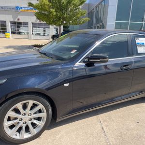 2021 Cadillac CT5 LUXURY photo 2