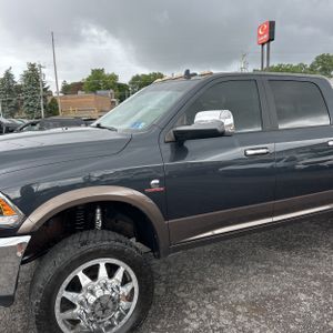 2017 RAM 3500 LARAMIE photo 2