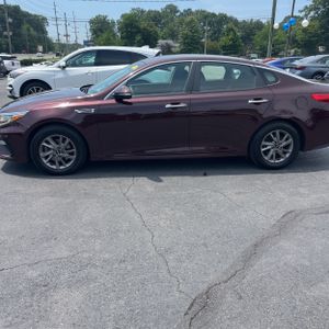2020 KIA OPTIMA LX photo 3