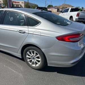 FORD FUSION S - 6