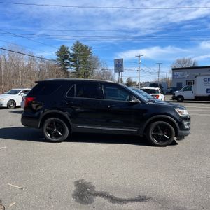 FORD EXPLORER XLT - 10