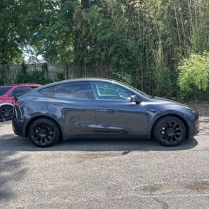 TESLA MODEL Y LONG RANGE - 10