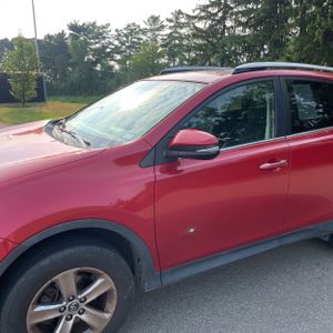 2015 Toyota RAV4 XLE 照片 2