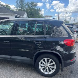 Volkswagen Tiguan S - 6