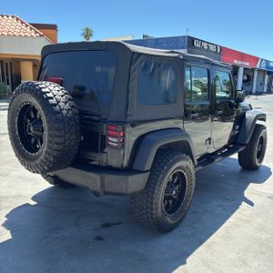 JEEP WRANGLER UNLIMITED X - 8