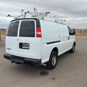 CHEVROLET EXPRESS 2500 - 8