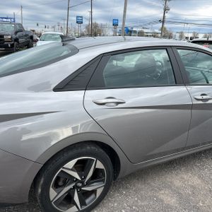 HYUNDAI ELANTRA SEL - 9