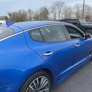 KIA STINGER PREMIUM - 9