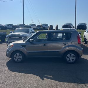 صورة 3 لـ 2013 KIA SOUL BASE