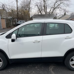 CHEVROLET TRAX LS - 4