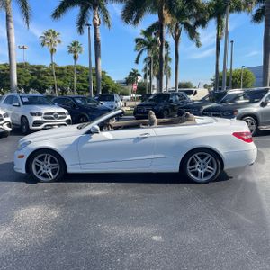 MERCEDES-BENZ E-CLASS - 3