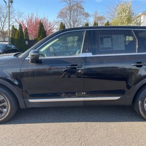 KIA TELLURIDE LX - 4