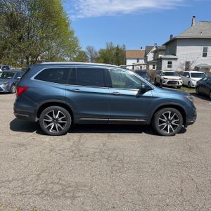 HONDA PILOT TOURING W/REAR CAPTAIN'S CHAIRS - 10
