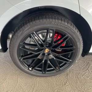 2025 Porsche MACAN GTS — миниатюра 19
