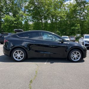 TESLA MODEL Y LONG RANGE - 10
