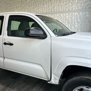 صورة 11 لـ 2017 Toyota TACOMA SR