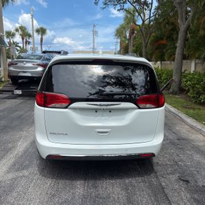 صورة 7 لـ 2018 Chrysler PACIFICA TOURING L