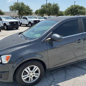صورة 2 لـ 2016 Chevrolet SONIC LT AUTO