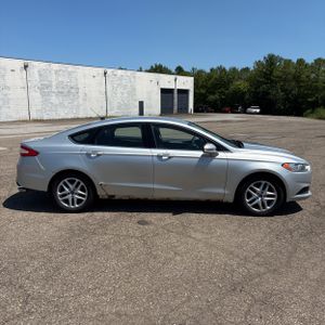 صورة 10 لـ 2016 FORD FUSION SE