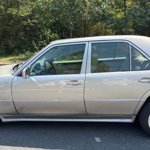 1994 Mercedes-BENZ E 320 照片 4