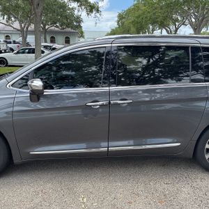 CHRYSLER PACIFICA LIMITED - 4