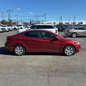 HYUNDAI ELANTRA SE - 9