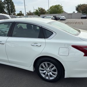 NISSAN ALTIMA 2.5 S - 6