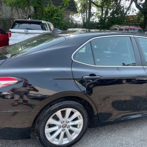 2020 Toyota CAMRY LE photo 9
