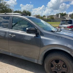 2015 Toyota RAV4 LE — фото 13