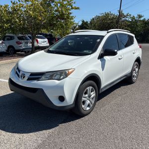 2014 Toyota RAV4 LE — фото 1
