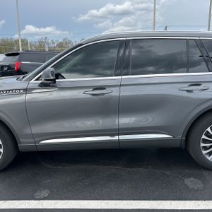 LINCOLN AVIATOR PREMIERE - 4