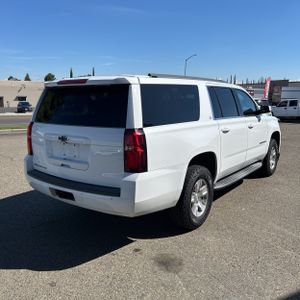 CHEVROLET SUBURBAN LT - 8