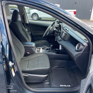 2017 Toyota RAV4 LE — миниатюра 32
