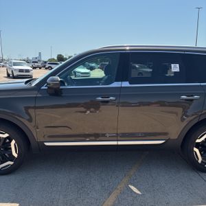 صورة 4 لـ 2025 KIA TELLURIDE S